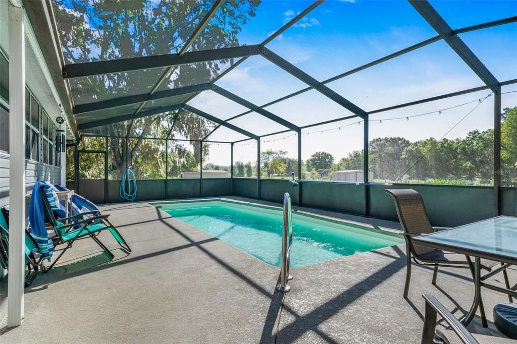 For Sale: $350,000 (3 beds, 2 baths, 1960 Square Feet)