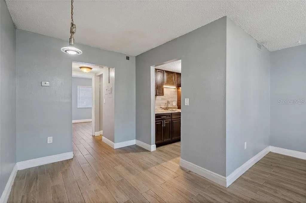 出租: $1,600 (1 贝兹, 1 浴室, 555 平方英尺)