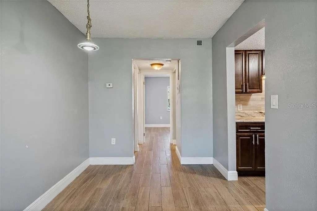 出租: $1,600 (1 贝兹, 1 浴室, 555 平方英尺)