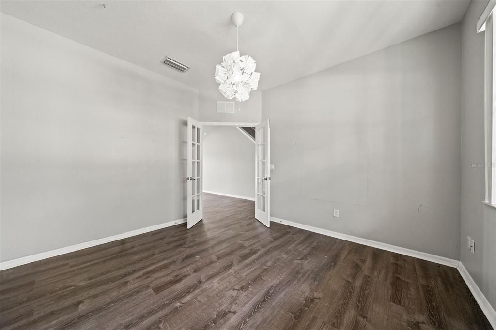 出租: $3,000 (4 贝兹, 2 浴室, 2710 平方英尺)