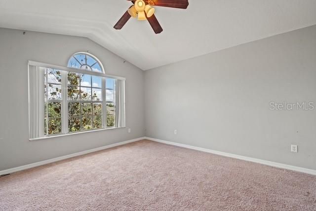 出租: $3,000 (4 贝兹, 2 浴室, 2710 平方英尺)