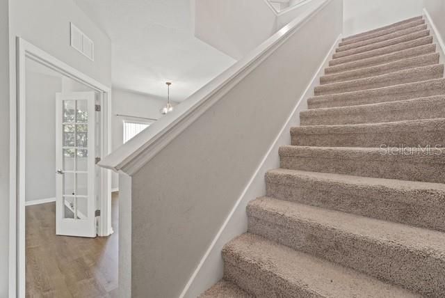 出租: $3,000 (4 贝兹, 2 浴室, 2710 平方英尺)