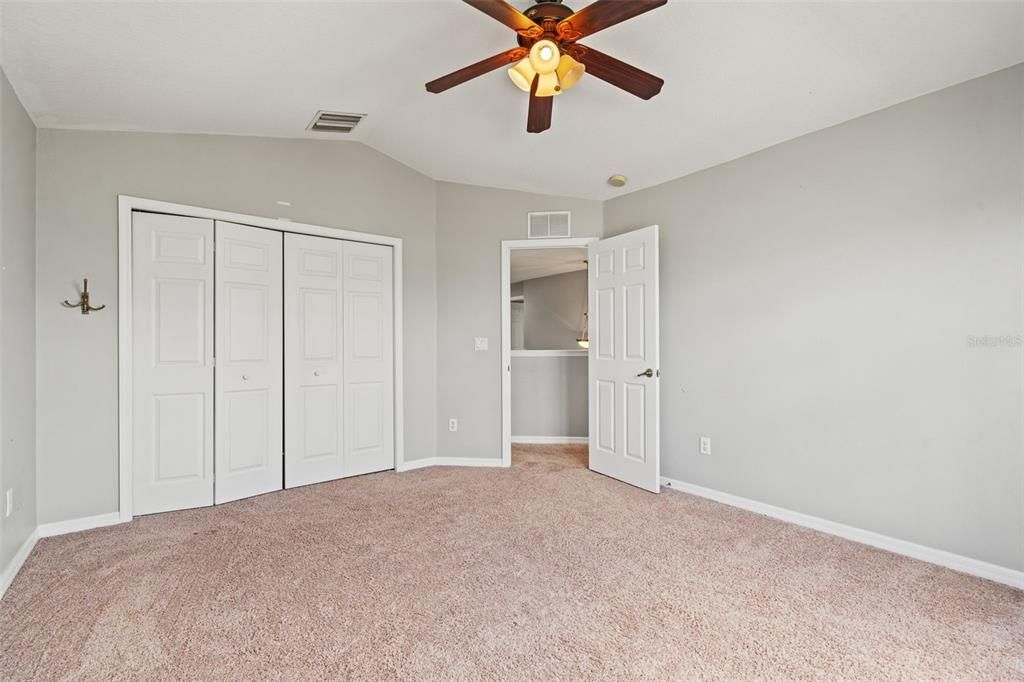 出租: $3,000 (4 贝兹, 2 浴室, 2710 平方英尺)