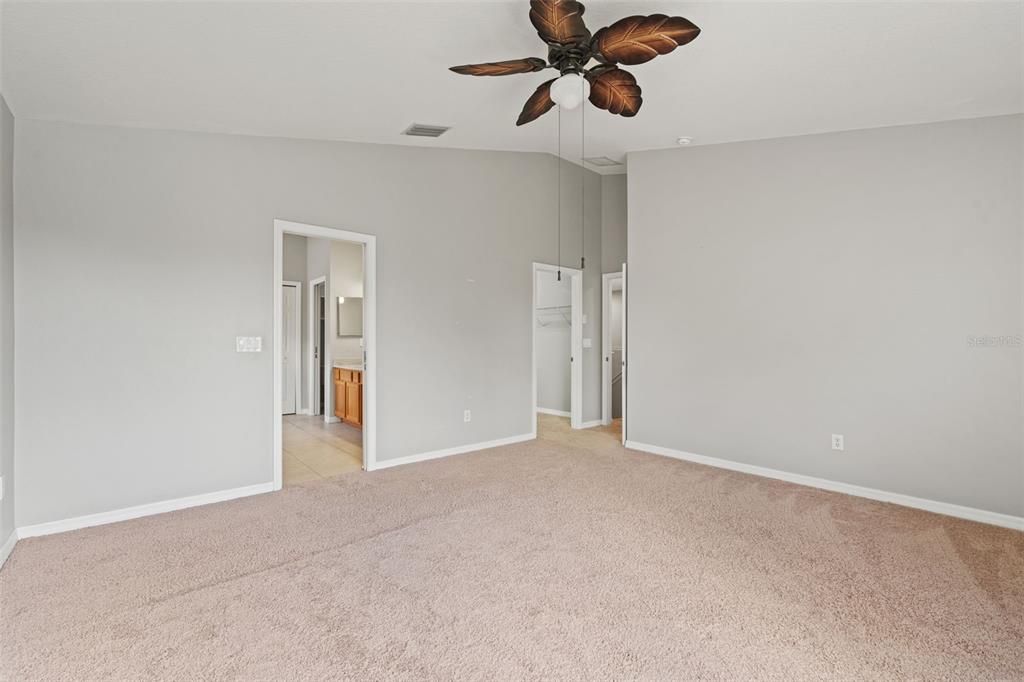 出租: $3,000 (4 贝兹, 2 浴室, 2710 平方英尺)