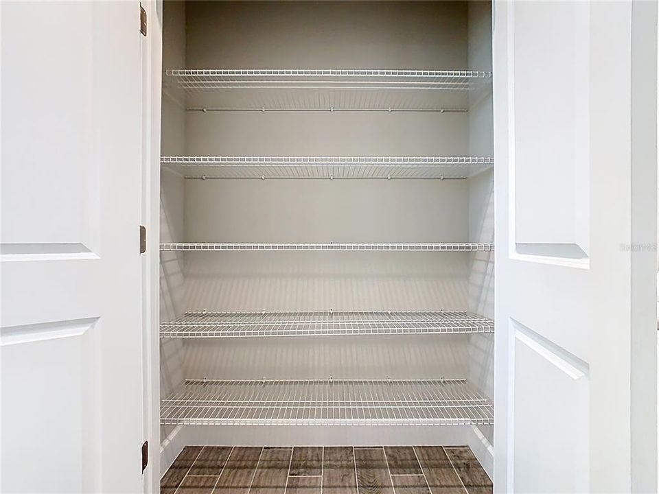 На продажу: $288,500 (2 спален, 2 ванн, 1289 Квадратных фут)