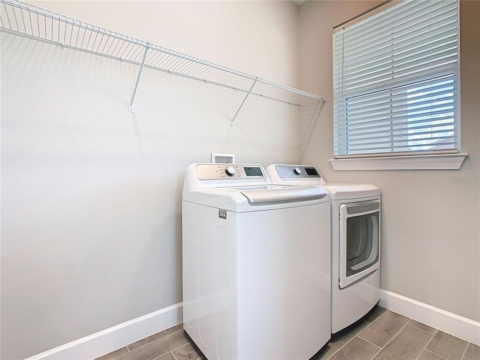 На продажу: $288,500 (2 спален, 2 ванн, 1289 Квадратных фут)