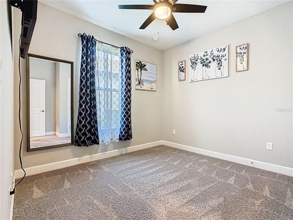 На продажу: $288,500 (2 спален, 2 ванн, 1289 Квадратных фут)