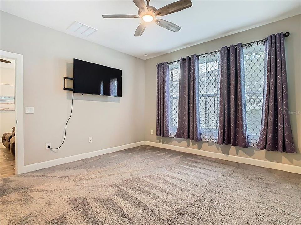 На продажу: $288,500 (2 спален, 2 ванн, 1289 Квадратных фут)