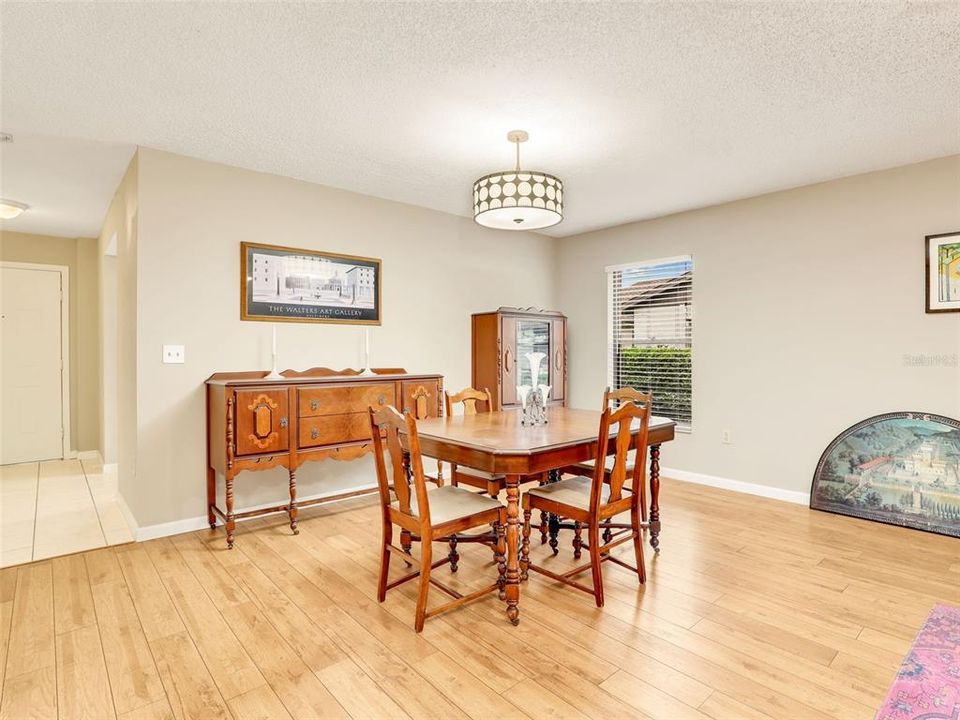 For Sale: $299,000 (2 beds, 2 baths, 1451 Square Feet)