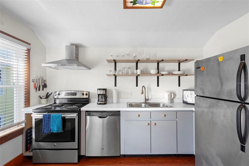 Active With Contract: $585,000 (4 beds, 2 baths, 2072 Square Feet)