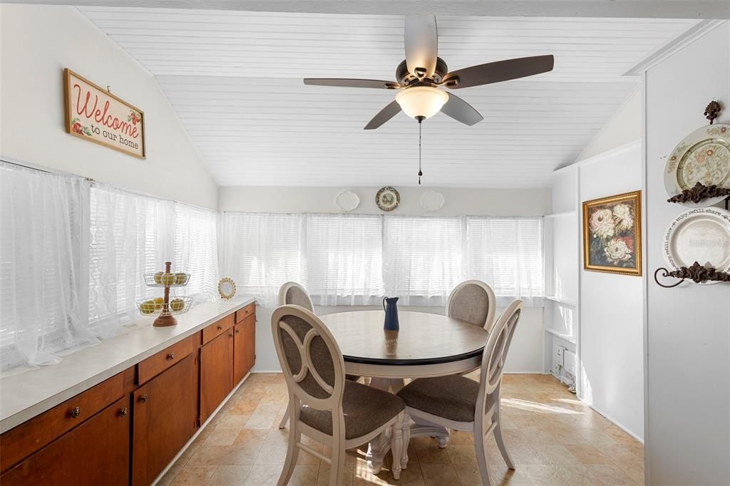 Active With Contract: $585,000 (4 beds, 2 baths, 2072 Square Feet)