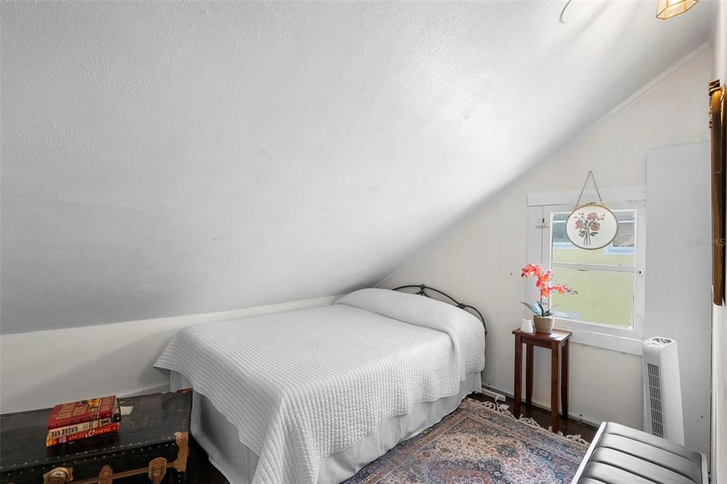 Active With Contract: $585,000 (4 beds, 2 baths, 2072 Square Feet)