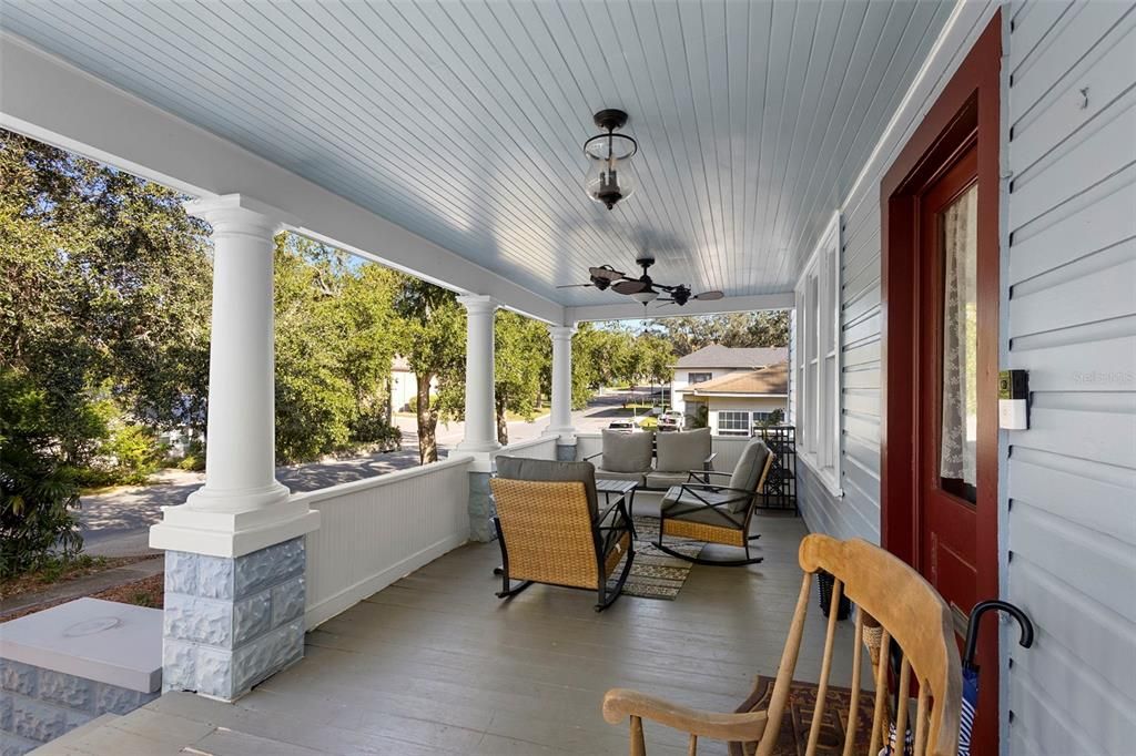 Active With Contract: $585,000 (4 beds, 2 baths, 2072 Square Feet)