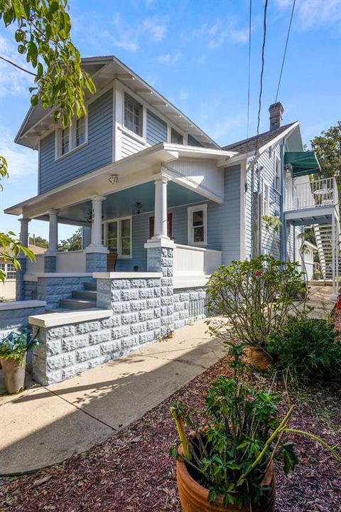 Active With Contract: $585,000 (4 beds, 2 baths, 2072 Square Feet)