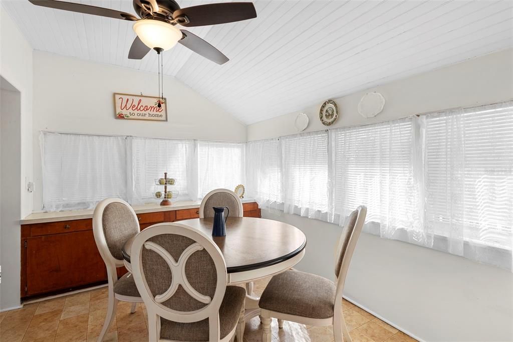 Active With Contract: $585,000 (4 beds, 2 baths, 2072 Square Feet)