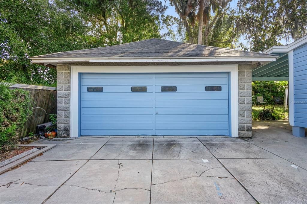 Active With Contract: $585,000 (4 beds, 2 baths, 2072 Square Feet)