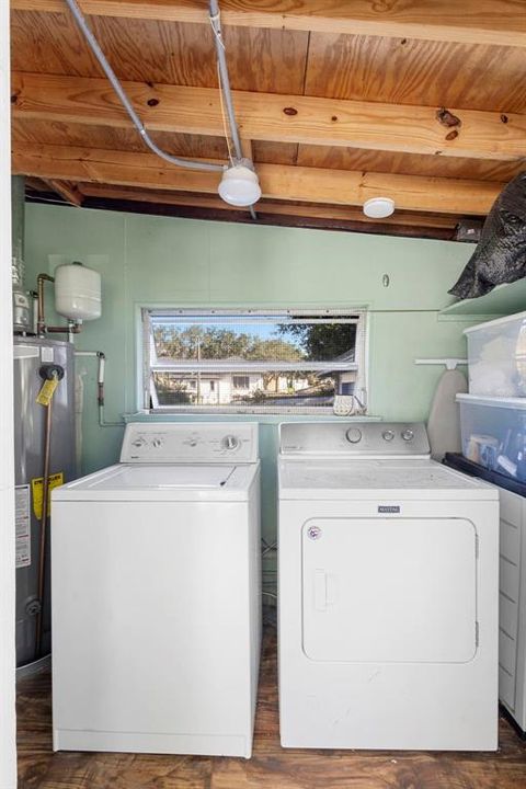 Active With Contract: $585,000 (4 beds, 2 baths, 2072 Square Feet)