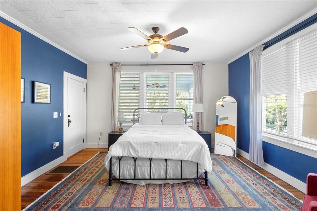 Active With Contract: $585,000 (4 beds, 2 baths, 2072 Square Feet)