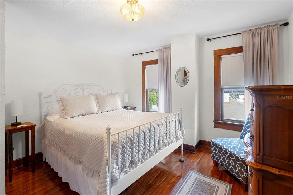 Active With Contract: $585,000 (4 beds, 2 baths, 2072 Square Feet)