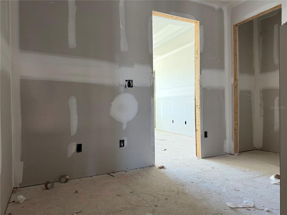 Activo con contrato: $389,990 (3 camas, 2 baños, 1557 Pies cuadrados)