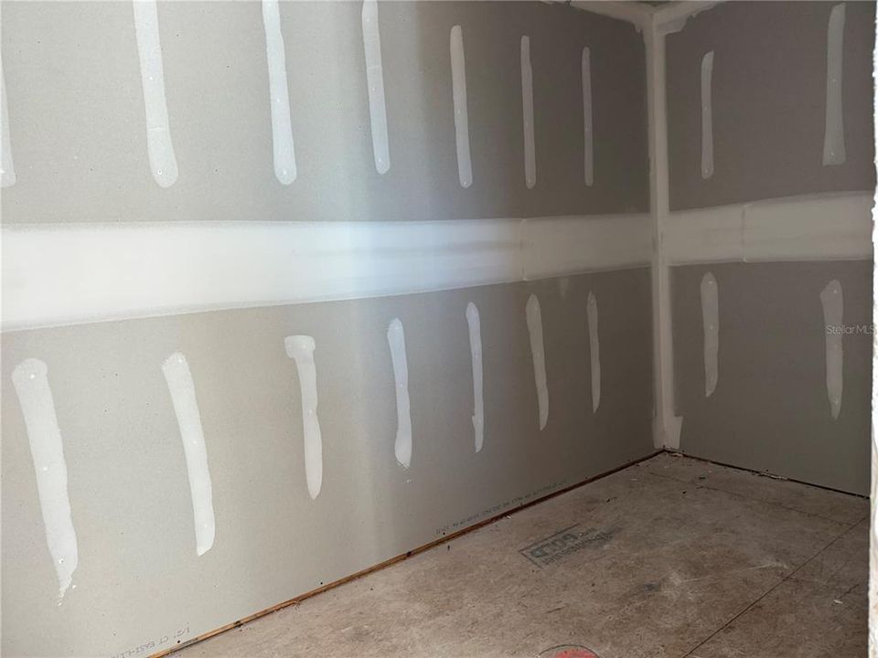 Activo con contrato: $389,990 (3 camas, 2 baños, 1557 Pies cuadrados)