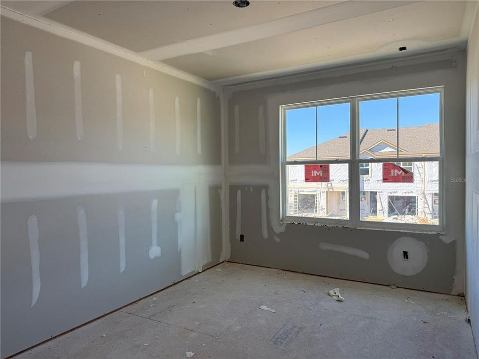 Activo con contrato: $389,990 (3 camas, 2 baños, 1557 Pies cuadrados)