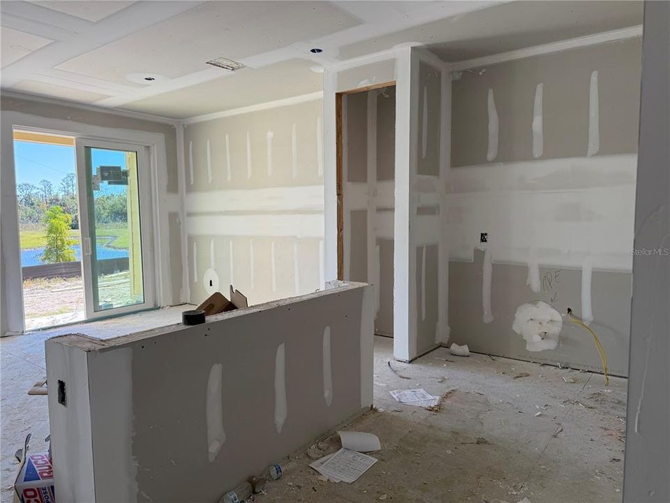 Activo con contrato: $389,990 (3 camas, 2 baños, 1557 Pies cuadrados)