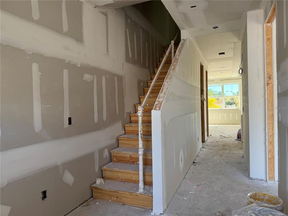 Activo con contrato: $389,990 (3 camas, 2 baños, 1557 Pies cuadrados)