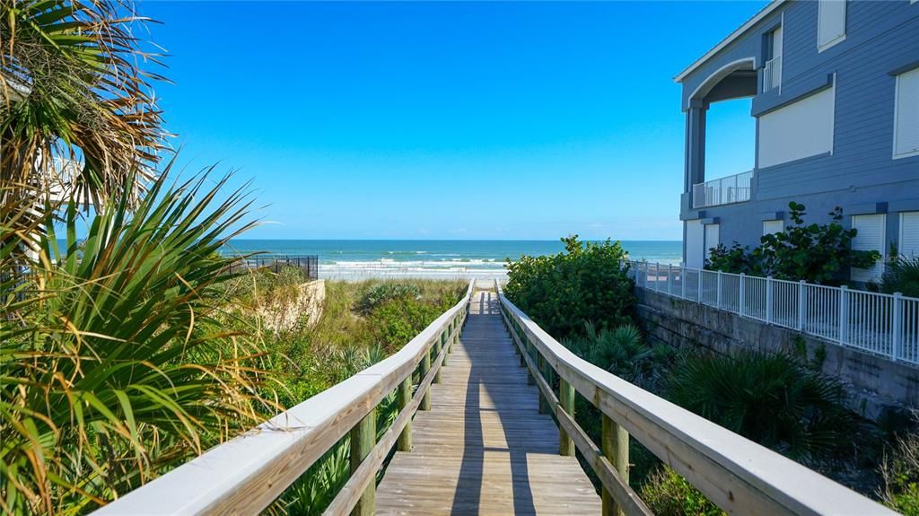 For Sale: $575,000 (0.14 acres)