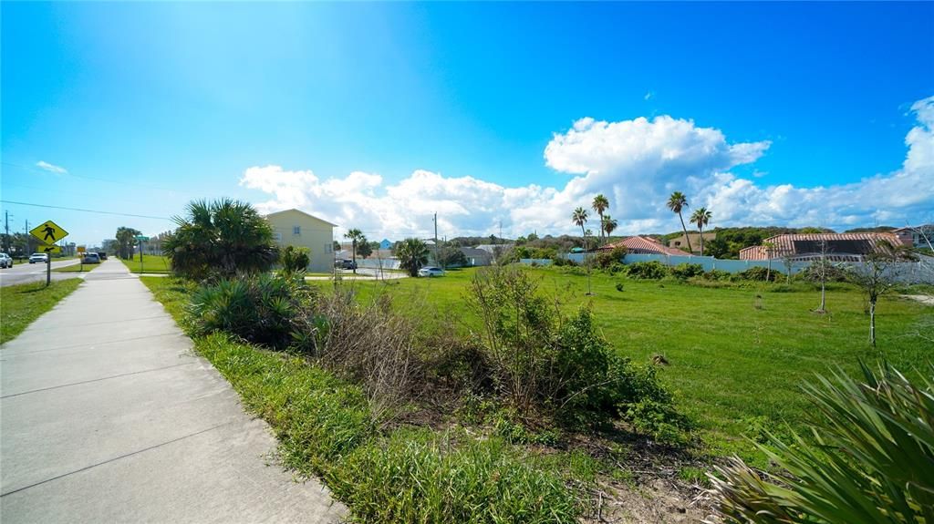 For Sale: $575,000 (0.14 acres)