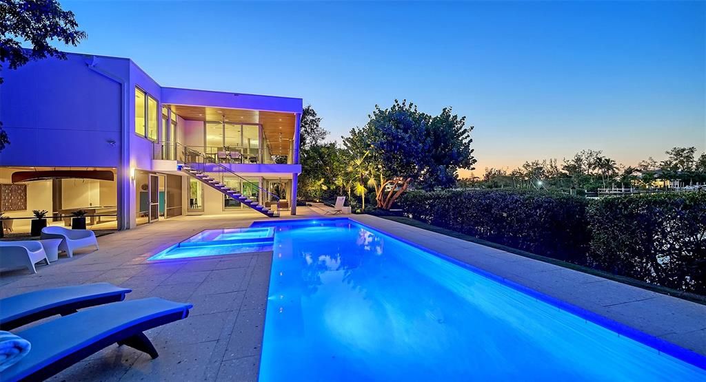 Active With Contract: $6,000,000 (4 beds, 3 baths, 3446 Square Feet)