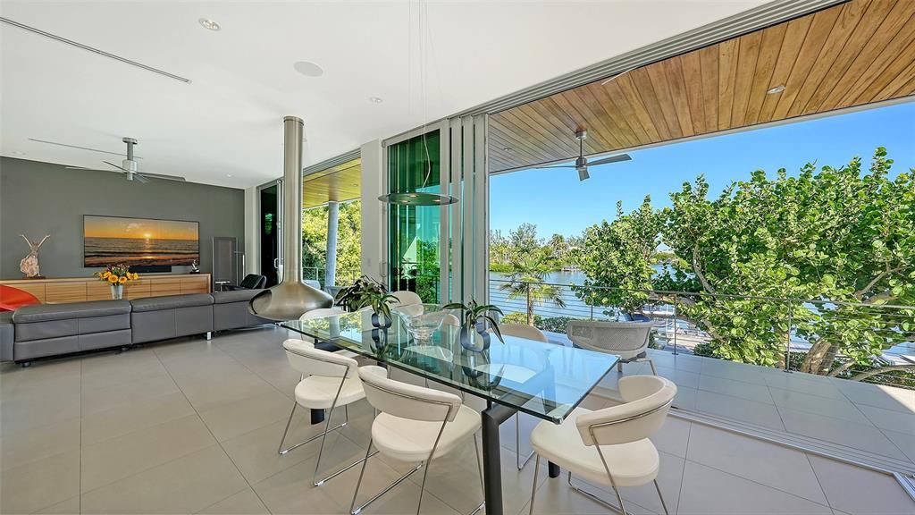 Active With Contract: $6,000,000 (4 beds, 3 baths, 3446 Square Feet)