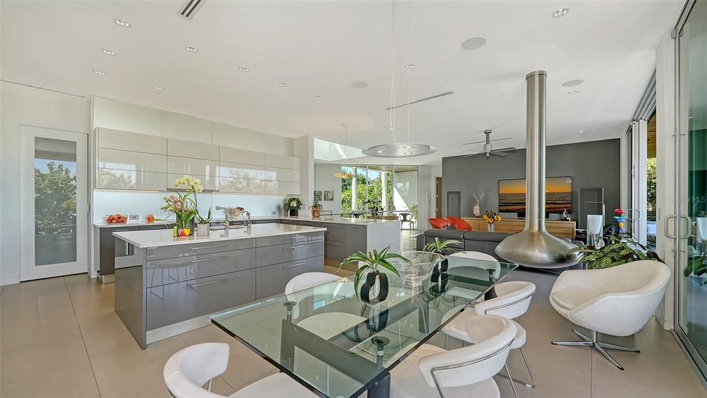 Active With Contract: $6,000,000 (4 beds, 3 baths, 3446 Square Feet)