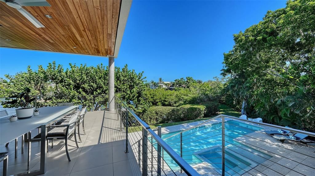 Active With Contract: $6,000,000 (4 beds, 3 baths, 3446 Square Feet)