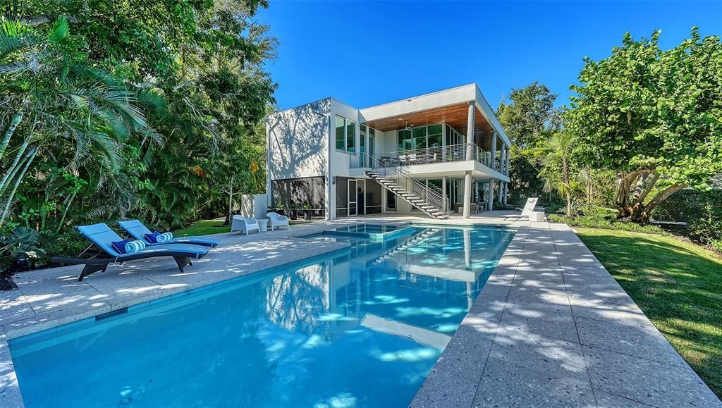 Active With Contract: $6,000,000 (4 beds, 3 baths, 3446 Square Feet)