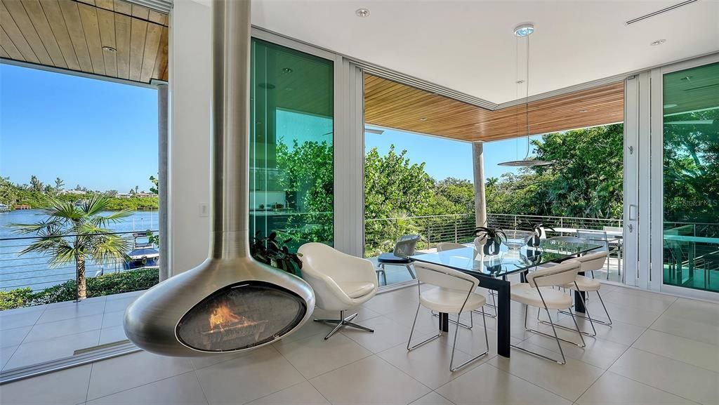 Active With Contract: $6,000,000 (4 beds, 3 baths, 3446 Square Feet)