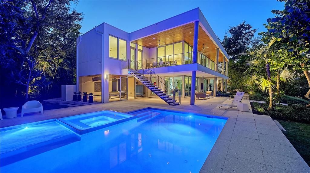 Active With Contract: $6,000,000 (4 beds, 3 baths, 3446 Square Feet)