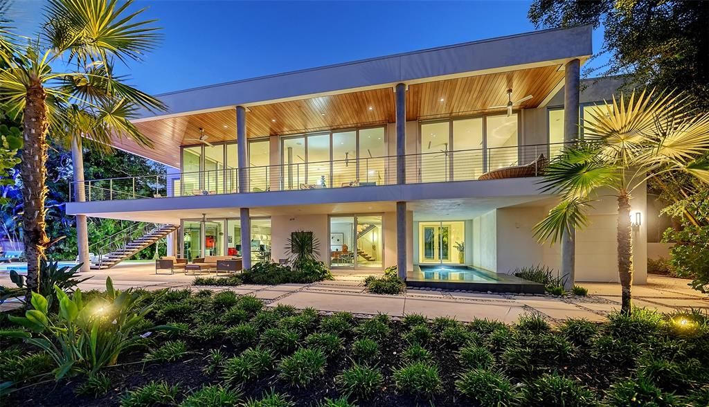 Active With Contract: $6,000,000 (4 beds, 3 baths, 3446 Square Feet)