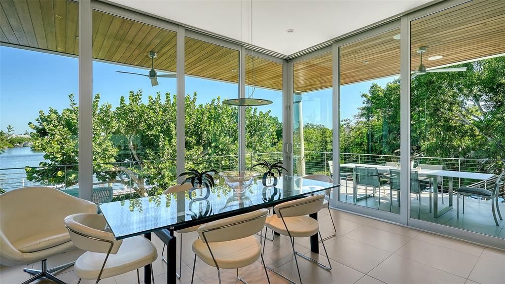 Active With Contract: $6,000,000 (4 beds, 3 baths, 3446 Square Feet)