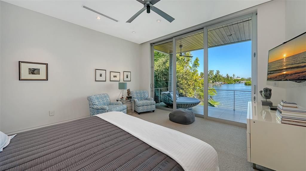 Active With Contract: $6,000,000 (4 beds, 3 baths, 3446 Square Feet)