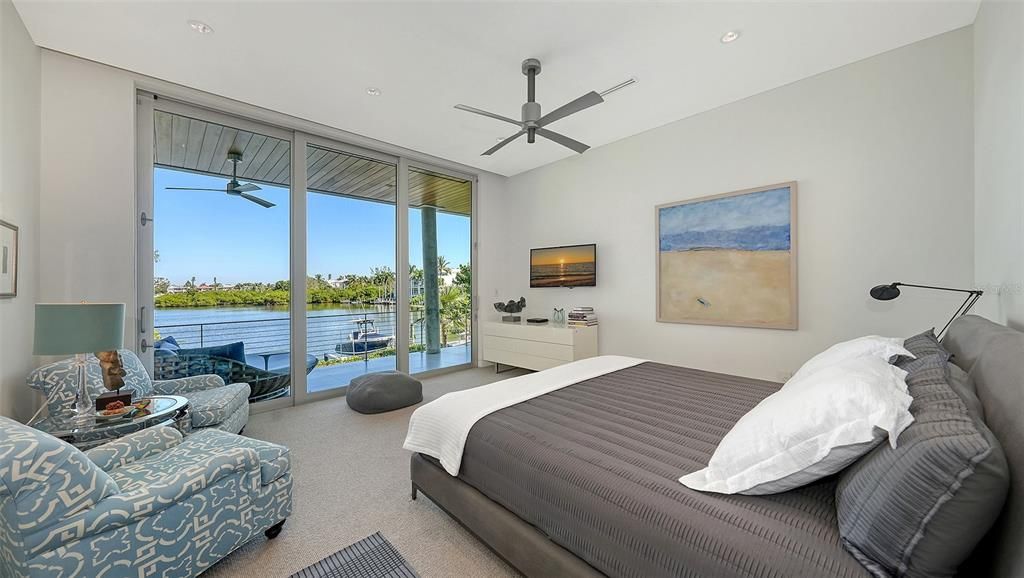 Active With Contract: $6,000,000 (4 beds, 3 baths, 3446 Square Feet)