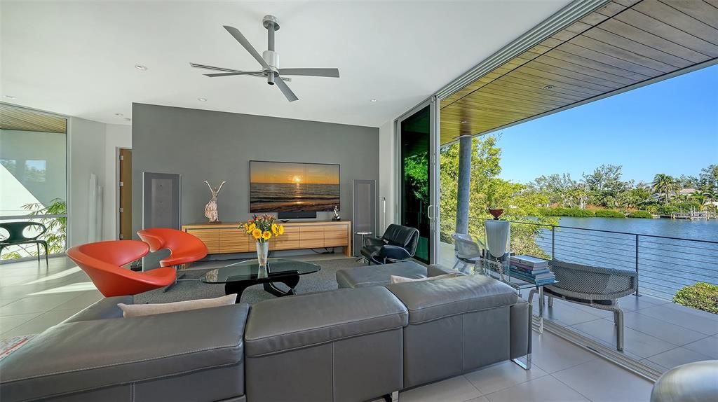 Active With Contract: $6,000,000 (4 beds, 3 baths, 3446 Square Feet)