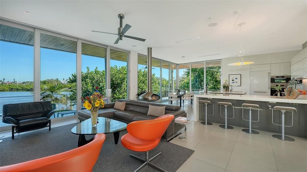 Active With Contract: $6,000,000 (4 beds, 3 baths, 3446 Square Feet)