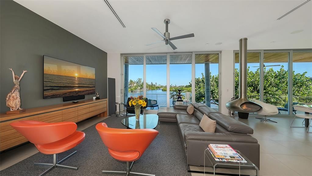 Active With Contract: $6,000,000 (4 beds, 3 baths, 3446 Square Feet)
