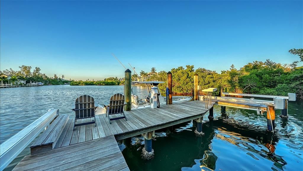 Active With Contract: $6,000,000 (4 beds, 3 baths, 3446 Square Feet)