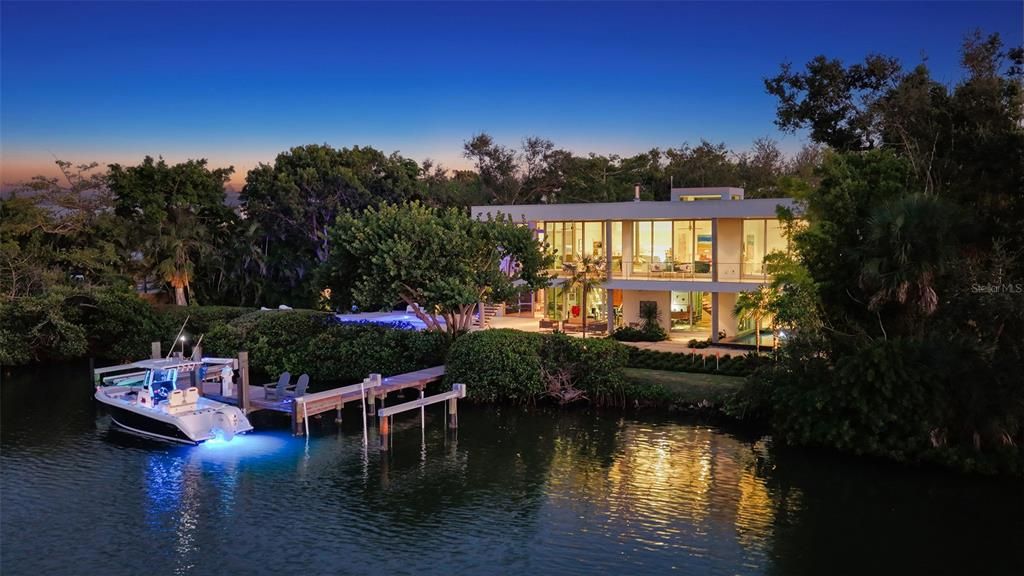 Active With Contract: $6,000,000 (4 beds, 3 baths, 3446 Square Feet)