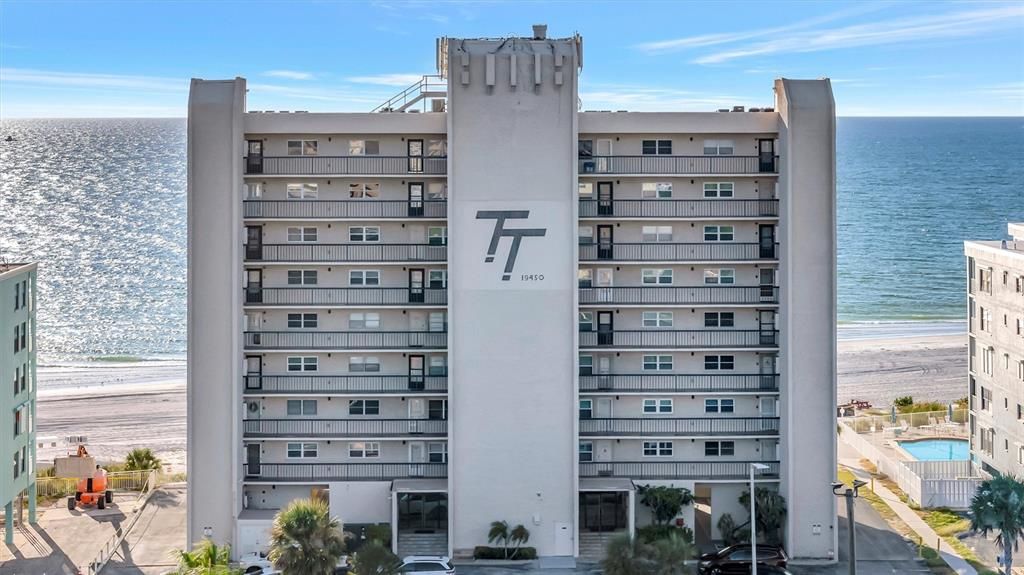 For Sale: $775,000 (2 beds, 2 baths, 1060 Square Feet)