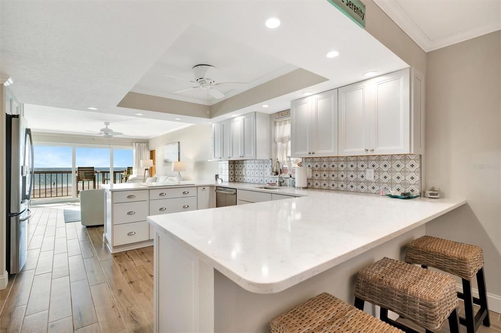 For Sale: $775,000 (2 beds, 2 baths, 1060 Square Feet)