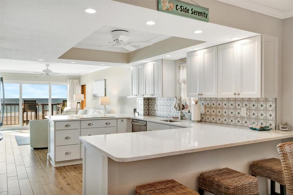 For Sale: $775,000 (2 beds, 2 baths, 1060 Square Feet)