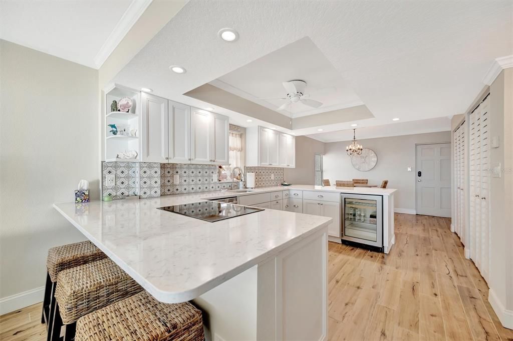 For Sale: $775,000 (2 beds, 2 baths, 1060 Square Feet)